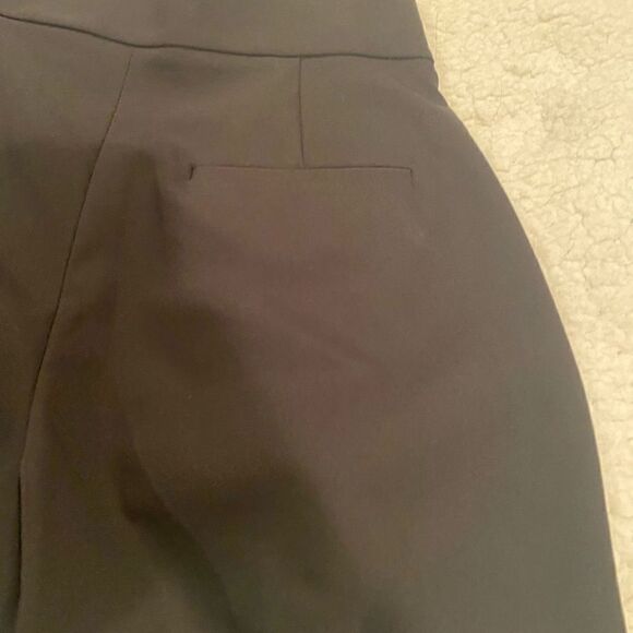 Zara  Black Shorts Size Small Pleated - Picture 9 of 10